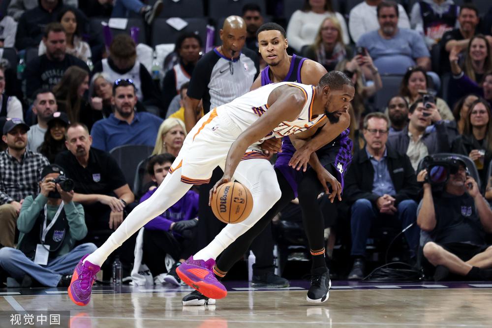 尽管球员在 尽管球员在