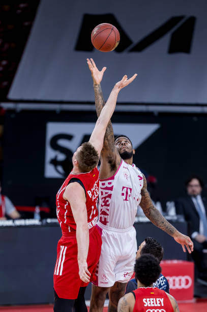 场上主导比 场上主导比