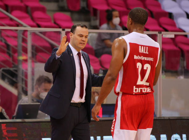 一场激烈且 一场激烈且